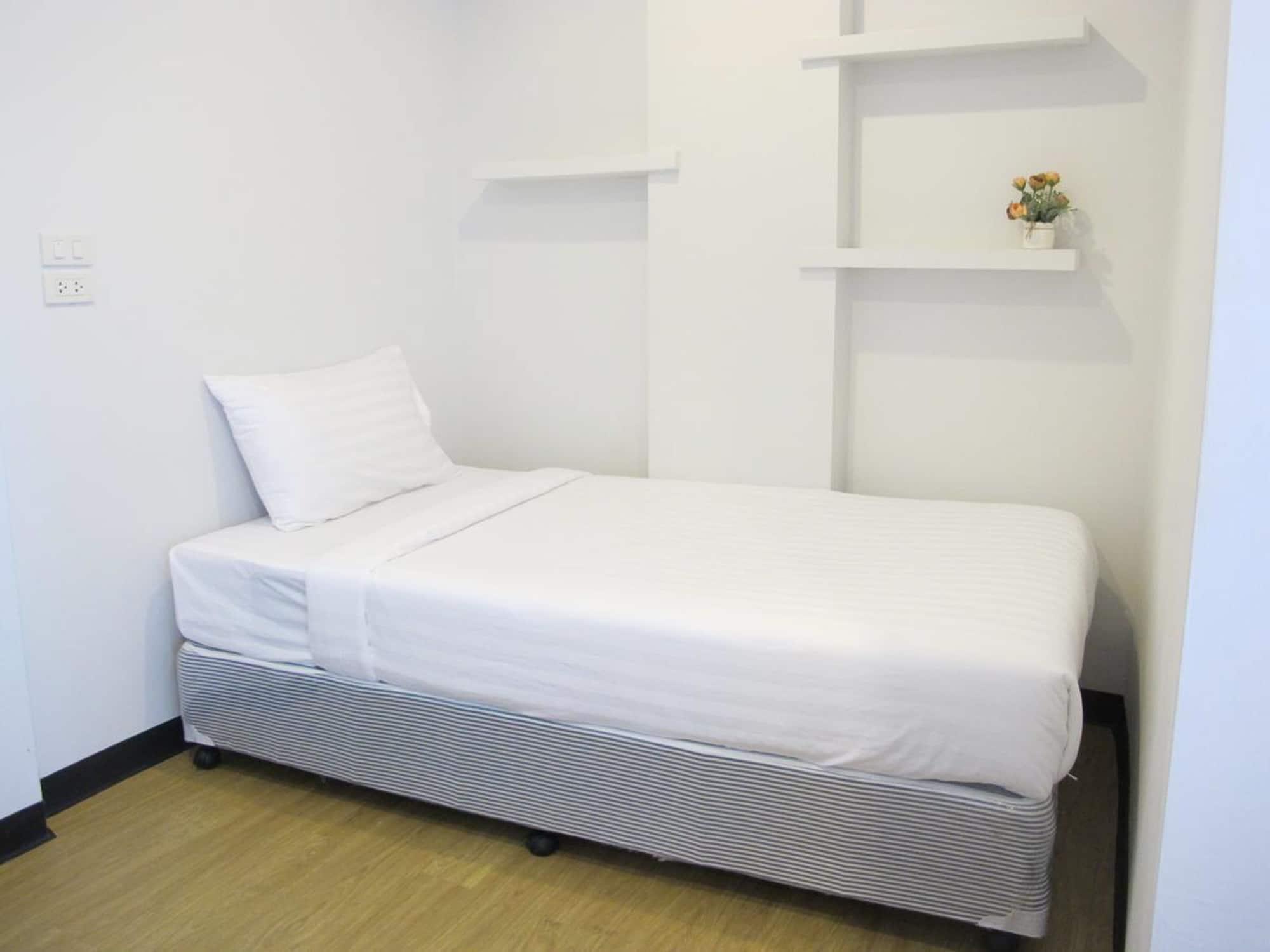 C Tower Hotel Surat Thani Esterno foto